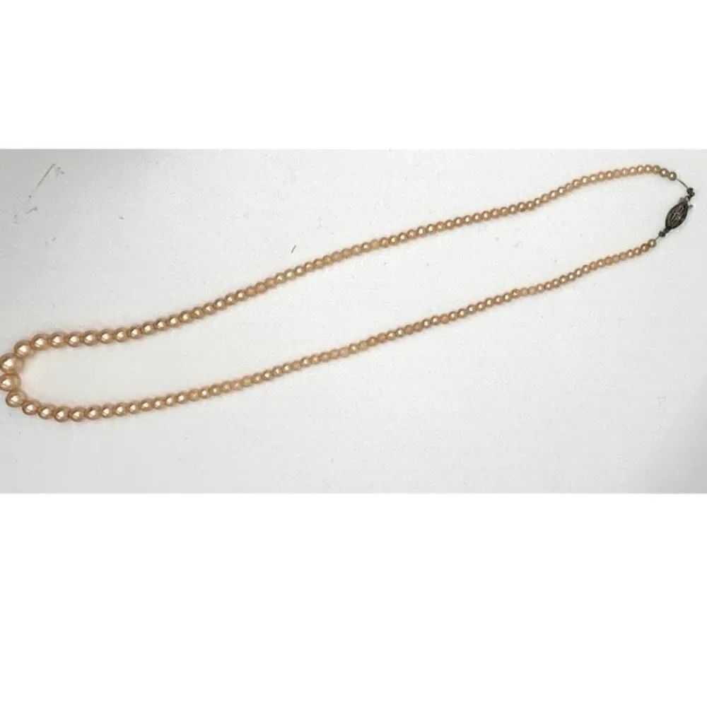 Vintage Faux pearl necklace cream colored